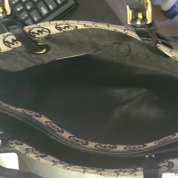 Michael Kors Purse - Picture 8 of 12